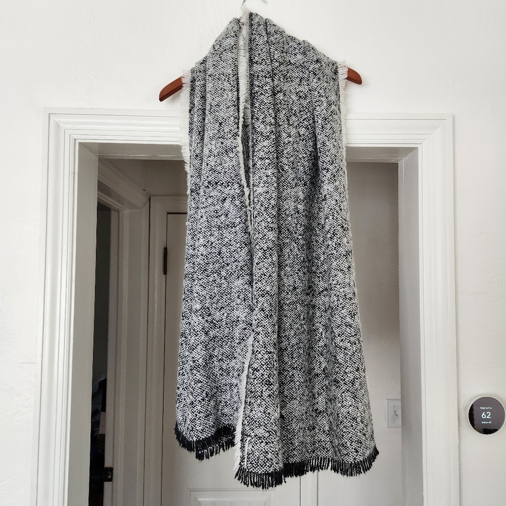 Ultra Warm Black and White Blanket Scarf